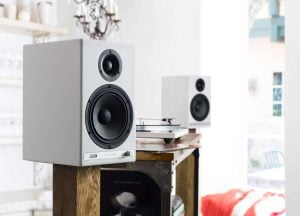 What is the Difference Between a Turntable and a Record Player?